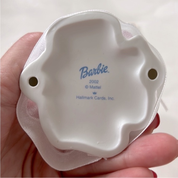 Hallmark Keepsake Ornament Barbie Blushing Bride - Picture 5 of 7